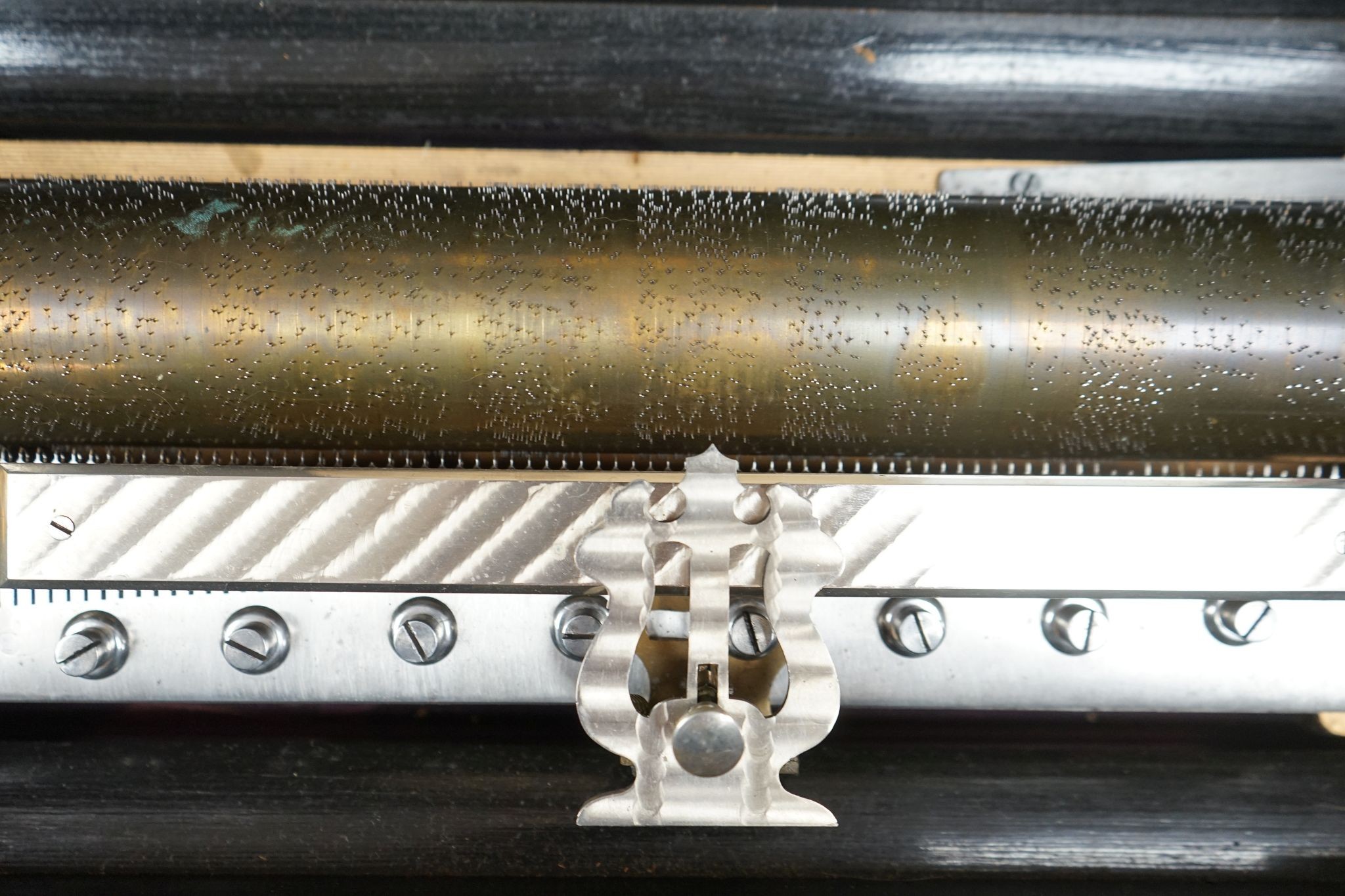 An early 20th century Swiss 8-air music box, cylinder 33cm